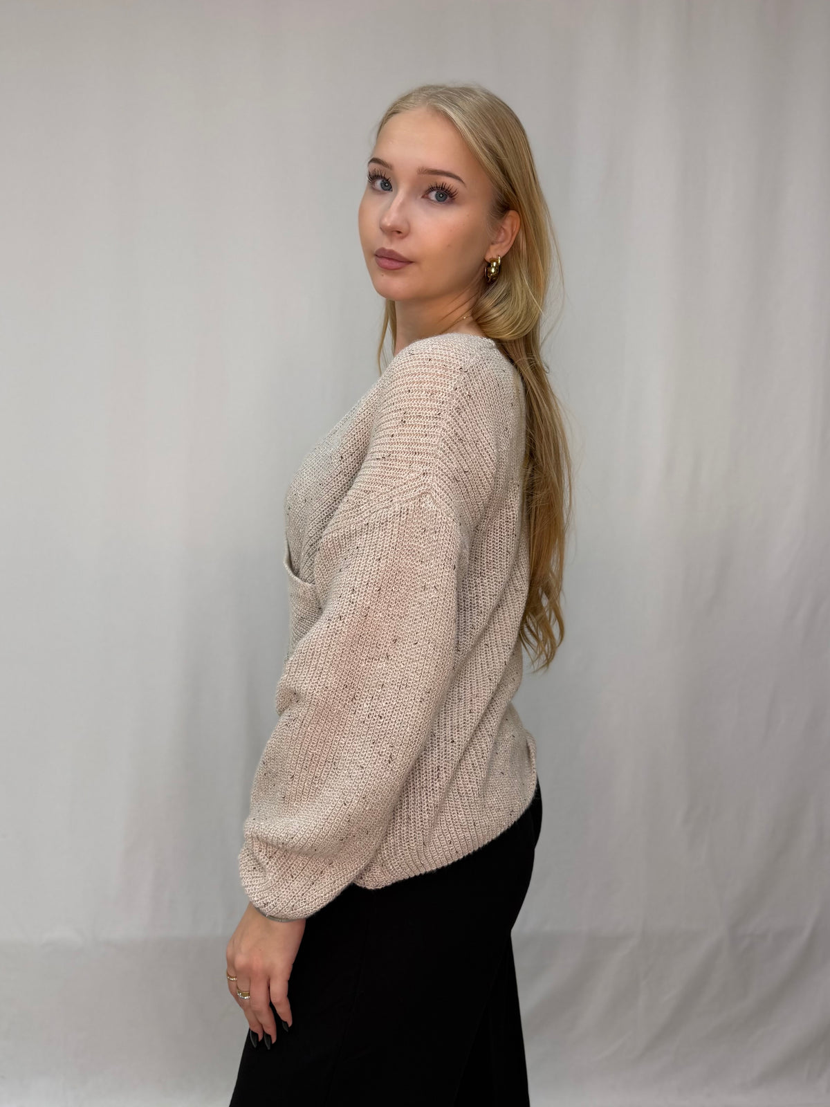 VISULVANA REV V-NECK L/S KNIT TOP