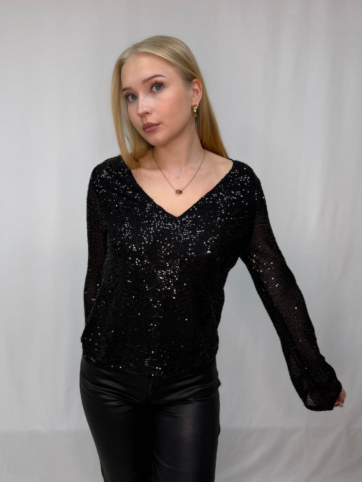 VMCLARISA LS V-NECK 2-WAY SQ TOP