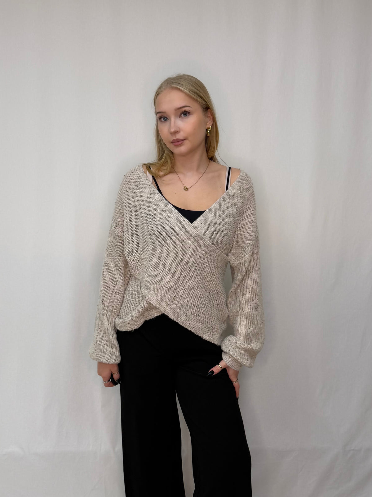 VISULVANA REV V-NECK L/S KNIT TOP