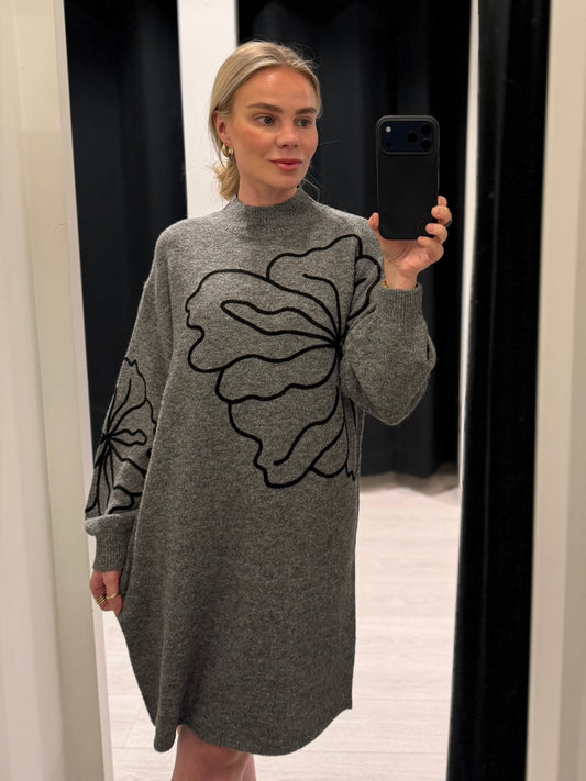 JDYJELLA L/S FLOWER DRESS KNT