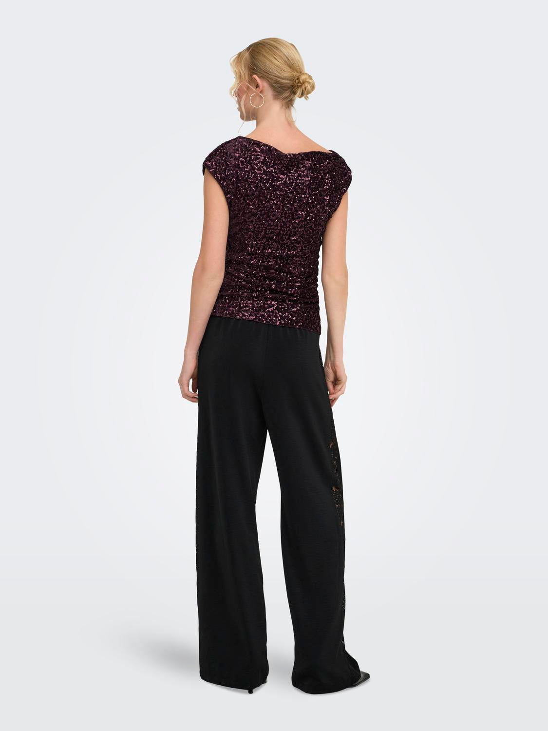 ONLNOXLEY SL SEQUIN TOP